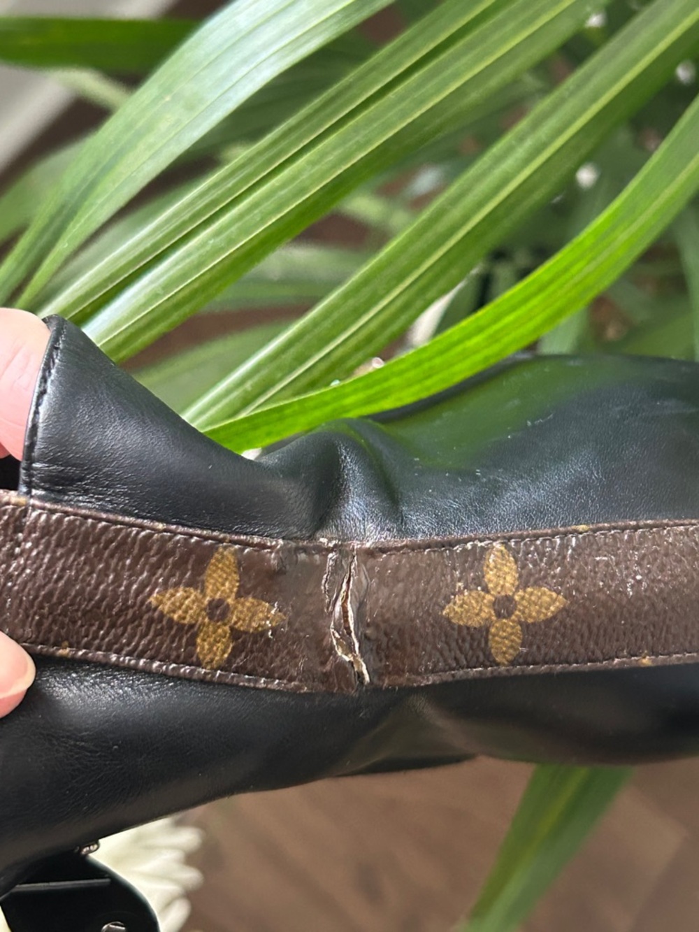 Louis Vuitton Black Leather Studded Ankle Boots  – Size 39 - Picture 13 of 15